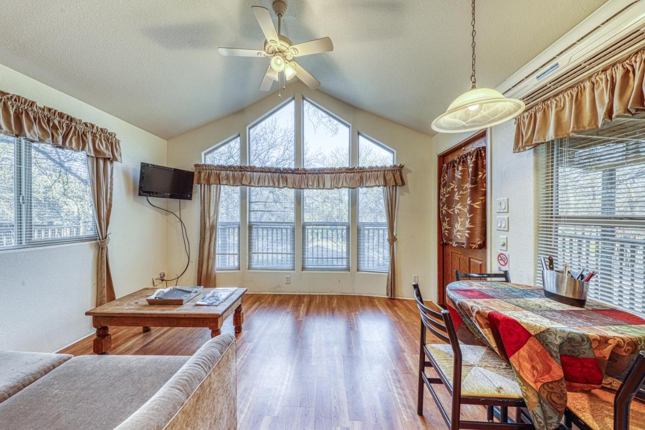 Villa The Pecan @ Mendelbaum Winery Guest Cabins Fredericksburg Exterior foto