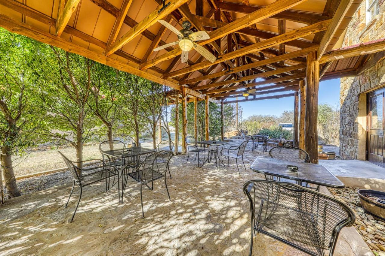 Villa The Pecan @ Mendelbaum Winery Guest Cabins Fredericksburg Exterior foto