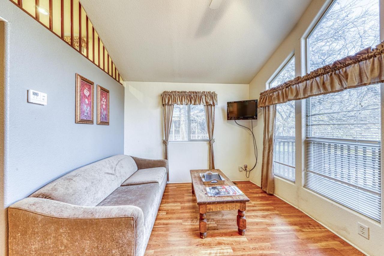 Villa The Pecan @ Mendelbaum Winery Guest Cabins Fredericksburg Exterior foto
