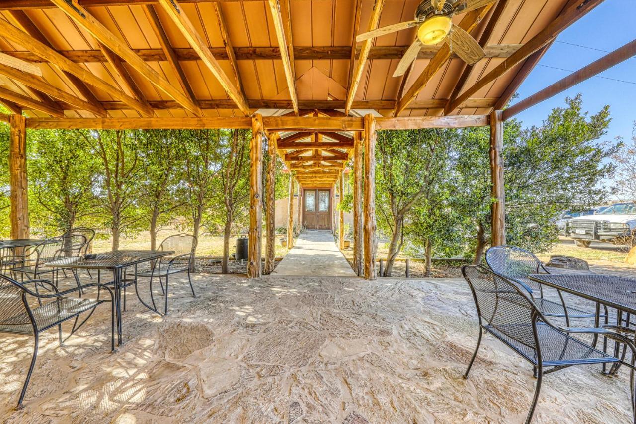 Villa The Pecan @ Mendelbaum Winery Guest Cabins Fredericksburg Exterior foto